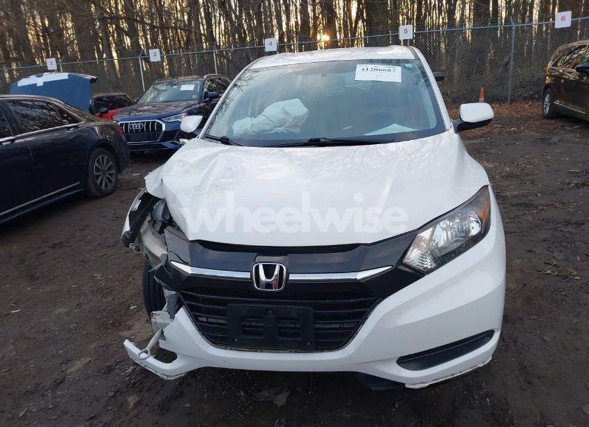 Photo 12 of 2018 Honda Hr-v LX (VIN 3CZRU6H38JM724590)