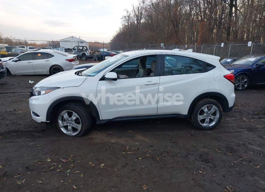Photo 14 of 2018 Honda Hr-v LX (VIN 3CZRU6H38JM724590)