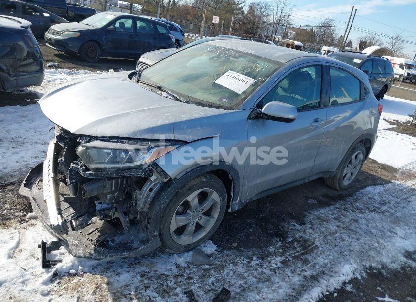 Photo 2 of 2019 Honda Hr-v LX (VIN 3CZRU6H38KG710415)