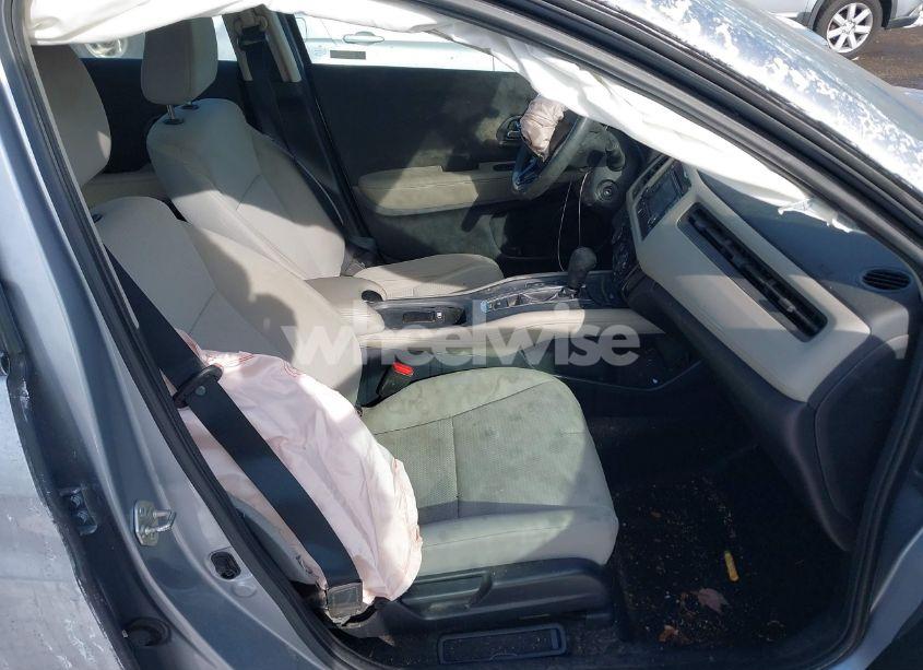 Photo 5 of 2019 Honda Hr-v LX (VIN 3CZRU6H38KG710415)