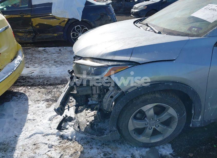 Photo 6 of 2019 Honda Hr-v LX (VIN 3CZRU6H38KG710415)