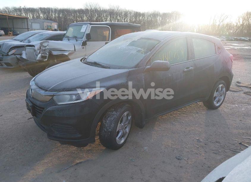 Photo 2 of 2019 Honda Hr-v LX (VIN 3CZRU6H38KG722015)