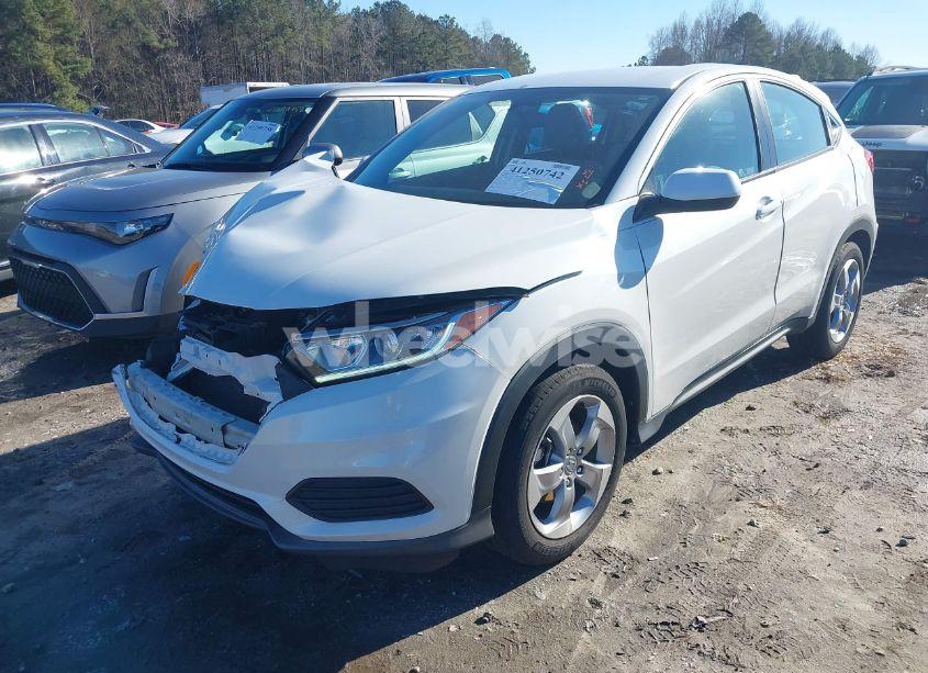 Photo 2 of 2019 Honda Hr-v LX (VIN 3CZRU6H38KM701909)