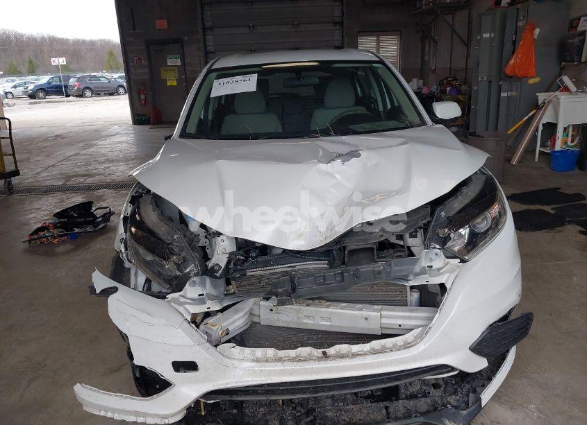 Photo 6 of 2019 Honda Hr-v LX (VIN 3CZRU6H38KM703725)