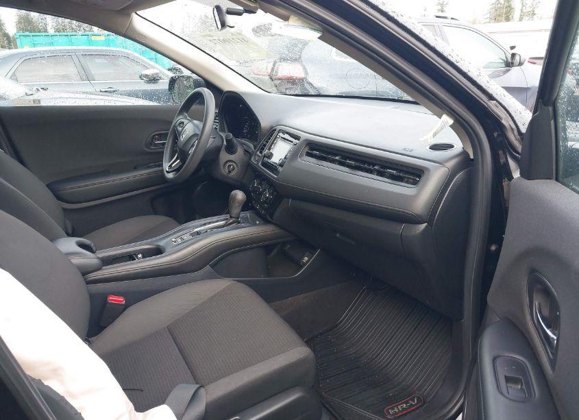 Photo 5 of 2019 Honda Hr-v LX (VIN 3CZRU6H38KM743240)
