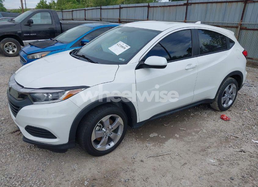 Photo 2 of 2022 Honda Hr-v AWD LX (VIN 3CZRU6H38NM703373)