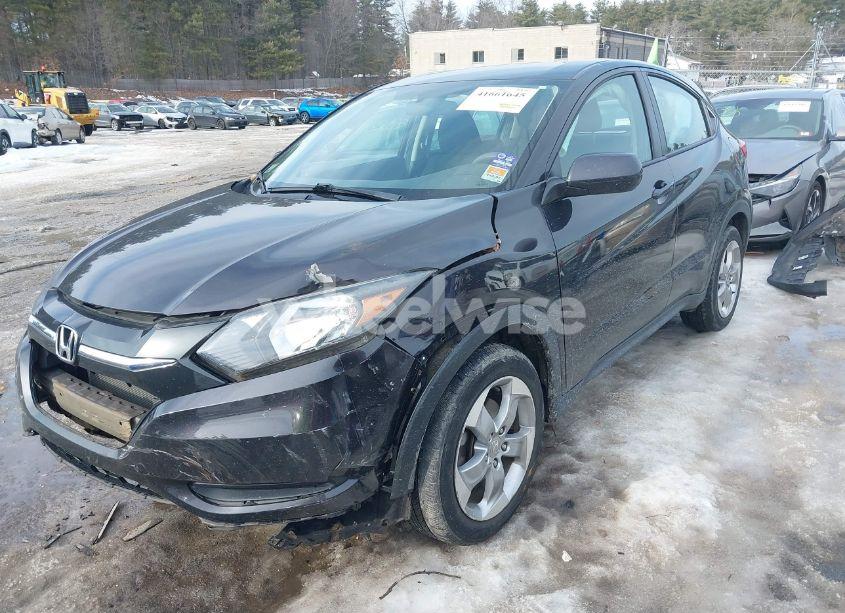 Photo 2 of 2017 Honda Hr-v LX (VIN 3CZRU6H39HM725127)