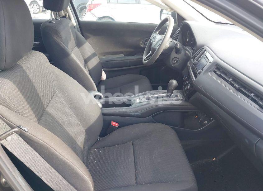 Photo 5 of 2017 Honda Hr-v LX (VIN 3CZRU6H39HM725127)