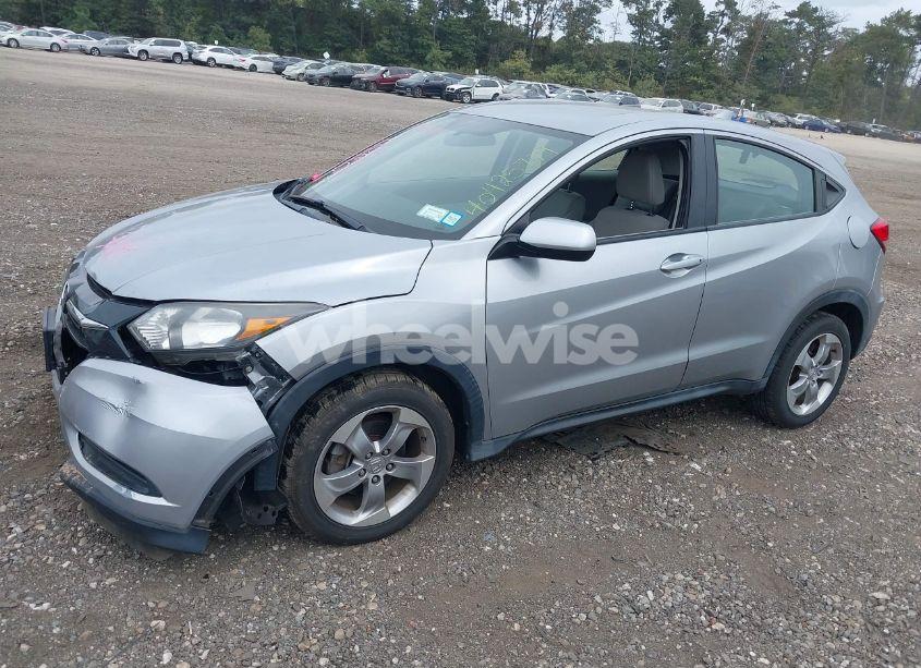 Photo 2 of 2018 Honda Hr-v LX (VIN 3CZRU6H39JG712639)