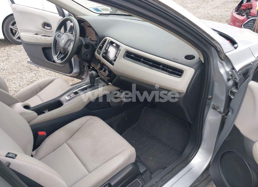 Photo 5 of 2018 Honda Hr-v LX (VIN 3CZRU6H39JG712639)