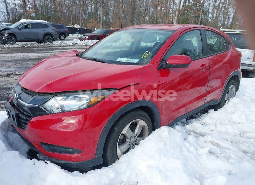 Photo 2 of 2018 Honda Hr-v LX (VIN 3CZRU6H39JG719879)