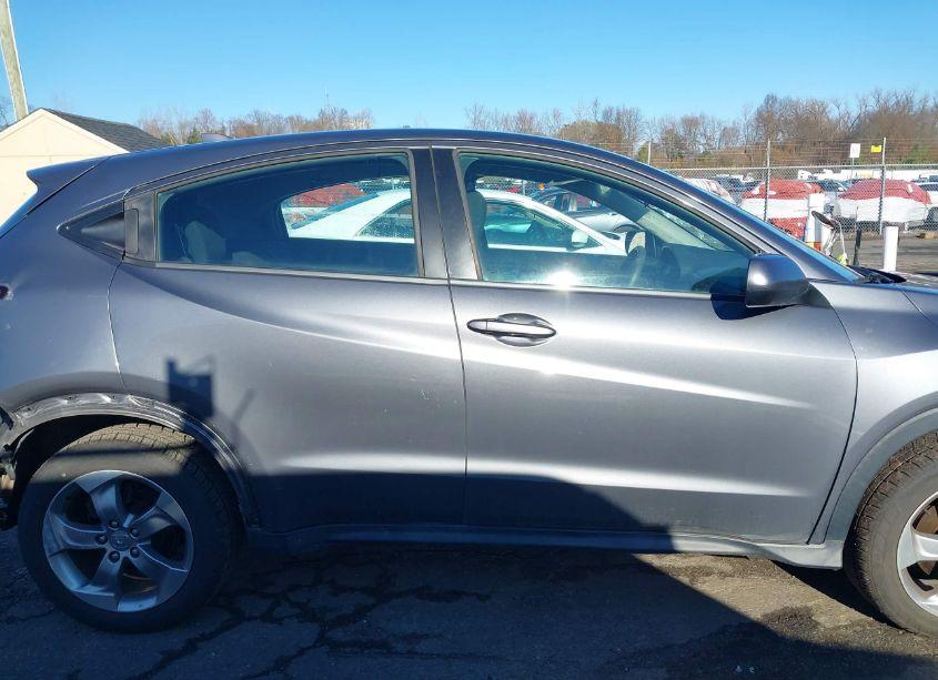 Photo 14 of 2018 Honda Hr-v LX (VIN 3CZRU6H39JG722295)