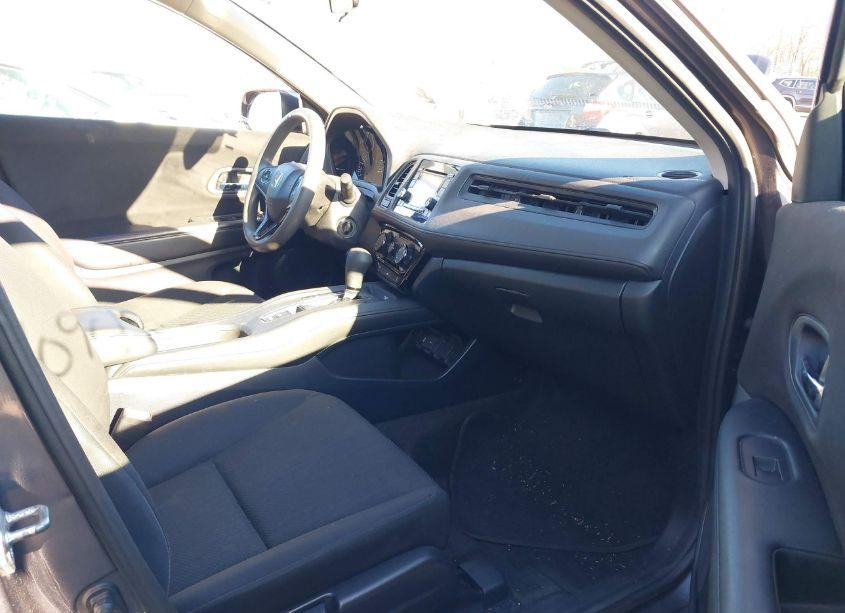 Photo 5 of 2018 Honda Hr-v LX (VIN 3CZRU6H39JG722295)