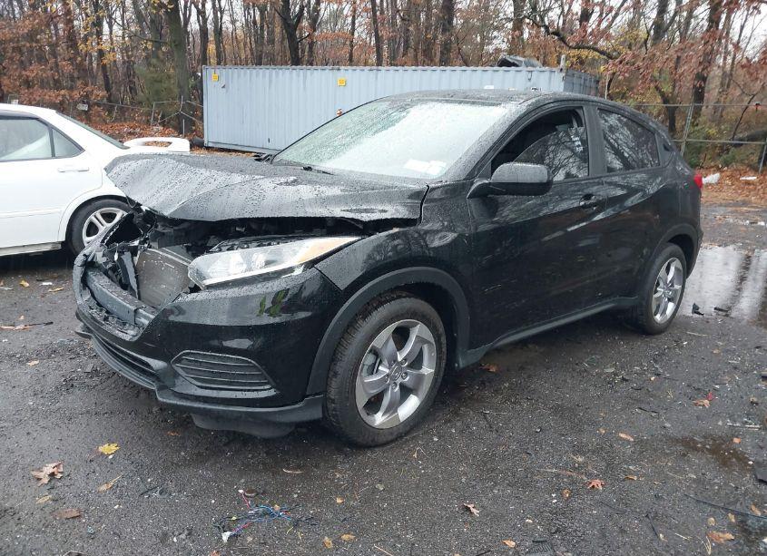 Photo 2 of 2019 Honda Hr-v LX (VIN 3CZRU6H39KG721956)