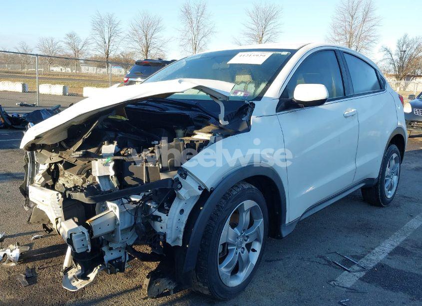Photo 2 of 2019 Honda Hr-v LX (VIN 3CZRU6H39KM701921)