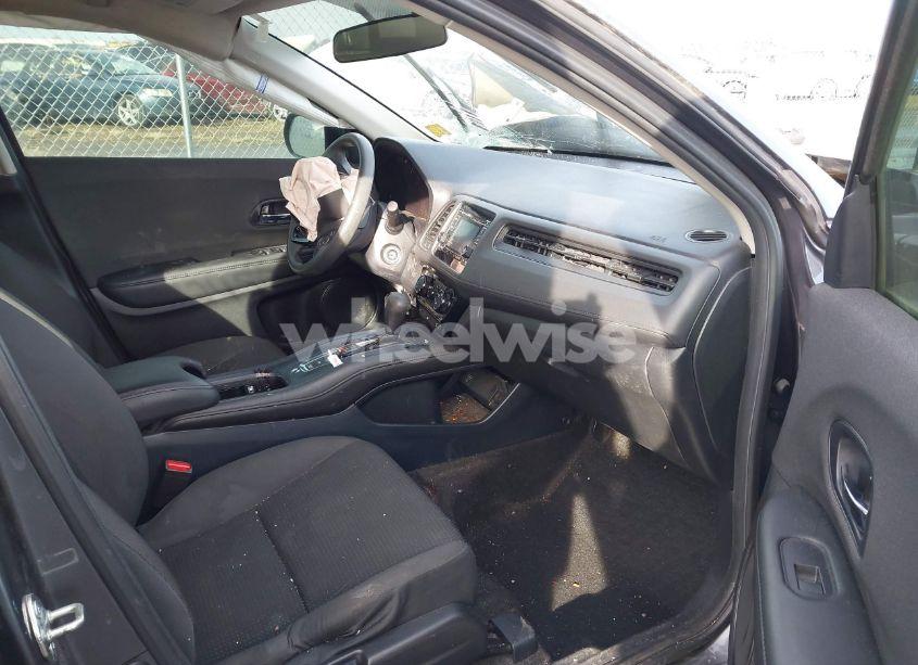 Photo 5 of 2020 Honda Hr-v AWD LX (VIN 3CZRU6H39LM711219)