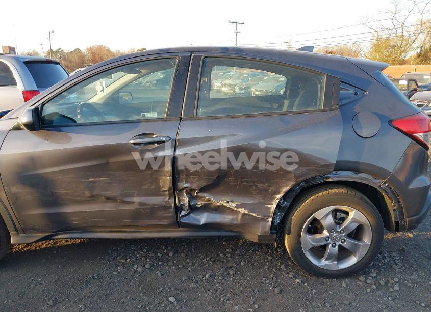 Photo 6 of 2020 Honda Hr-v AWD LX (VIN 3CZRU6H39LM730692)