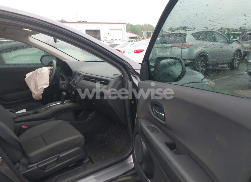 Photo 5 of 2022 Honda Hr-v AWD LX (VIN 3CZRU6H39NM735541)