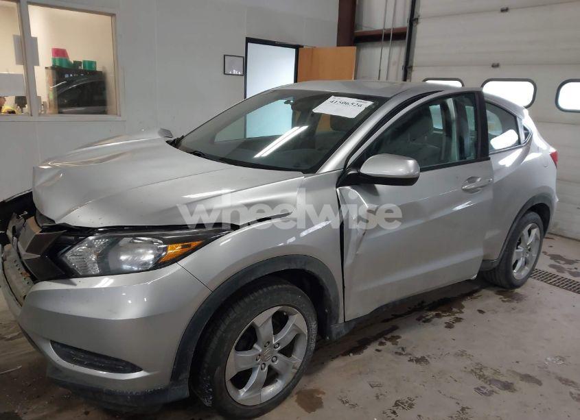 Photo 2 of 2016 Honda Hr-v LX (VIN 3CZRU6H3XGM745370)