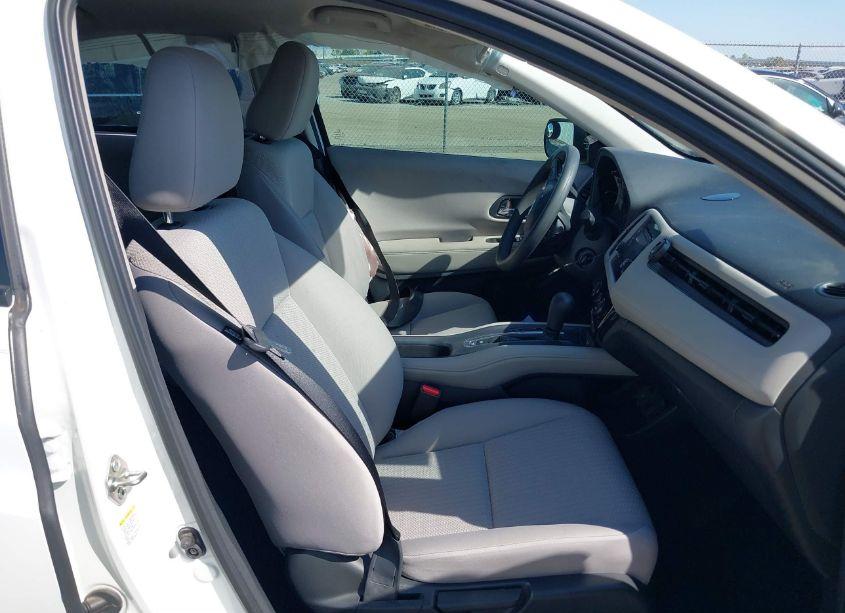 Photo 5 of 2016 Honda Hr-v LX (VIN 3CZRU6H3XGM768180)