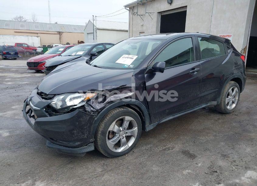 Photo 2 of 2017 Honda Hr-v LX (VIN 3CZRU6H3XHM714198)