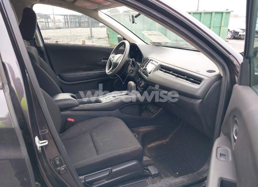 Photo 5 of 2017 Honda Hr-v LX (VIN 3CZRU6H3XHM714198)