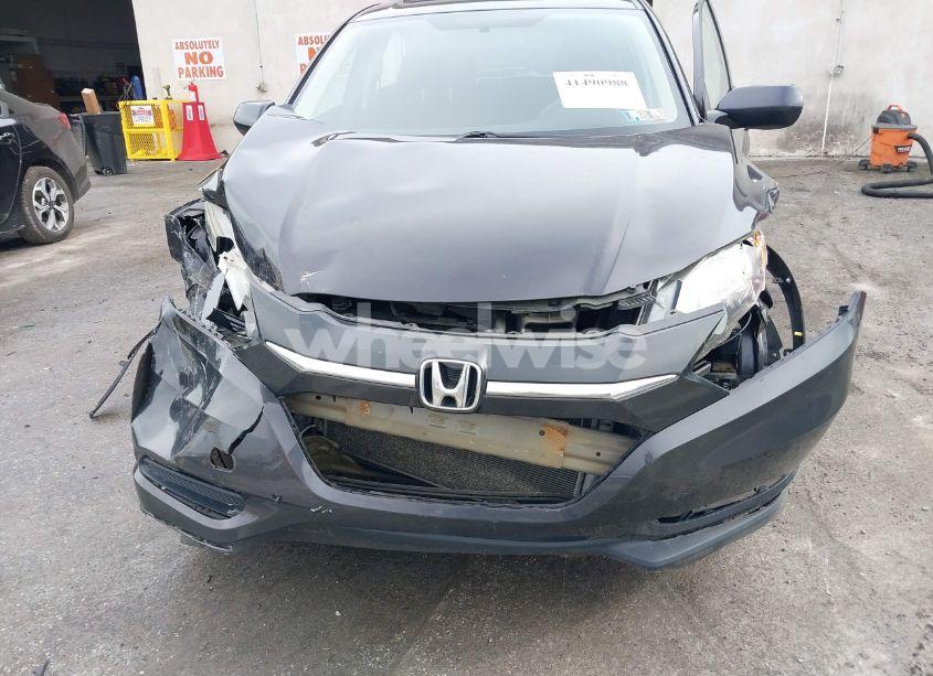 Photo 6 of 2017 Honda Hr-v LX (VIN 3CZRU6H3XHM714198)