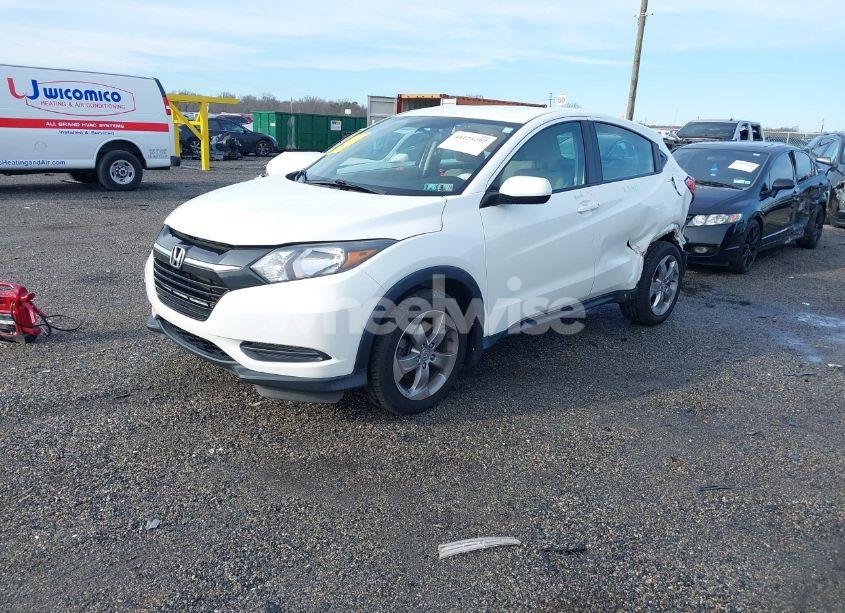 Photo 2 of 2017 Honda Hr-v LX (VIN 3CZRU6H3XHM732667)