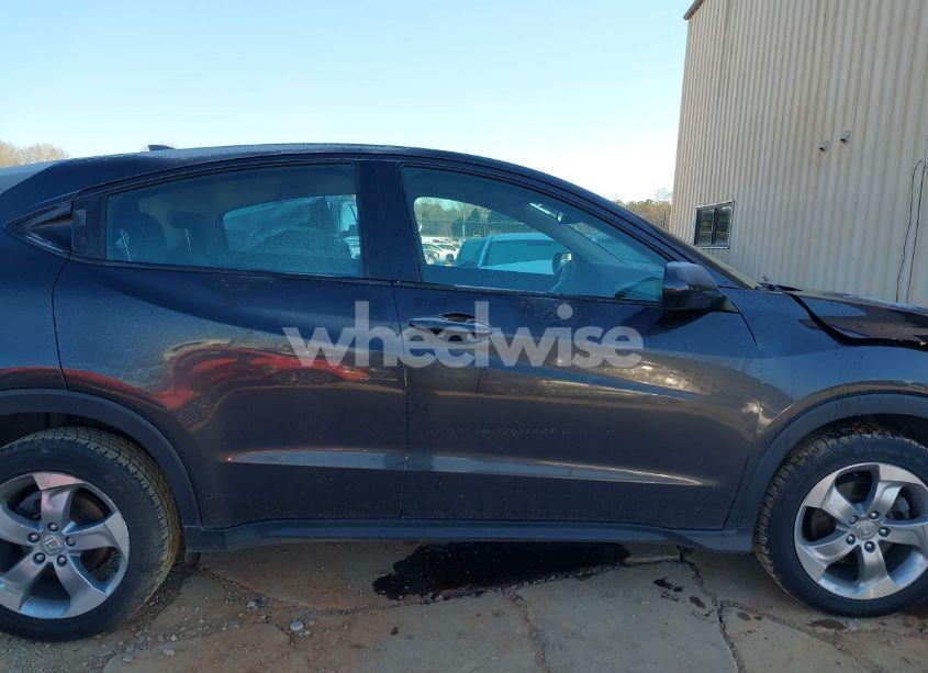 Photo 13 of 2018 Honda Hr-v LX (VIN 3CZRU6H3XJG700029)