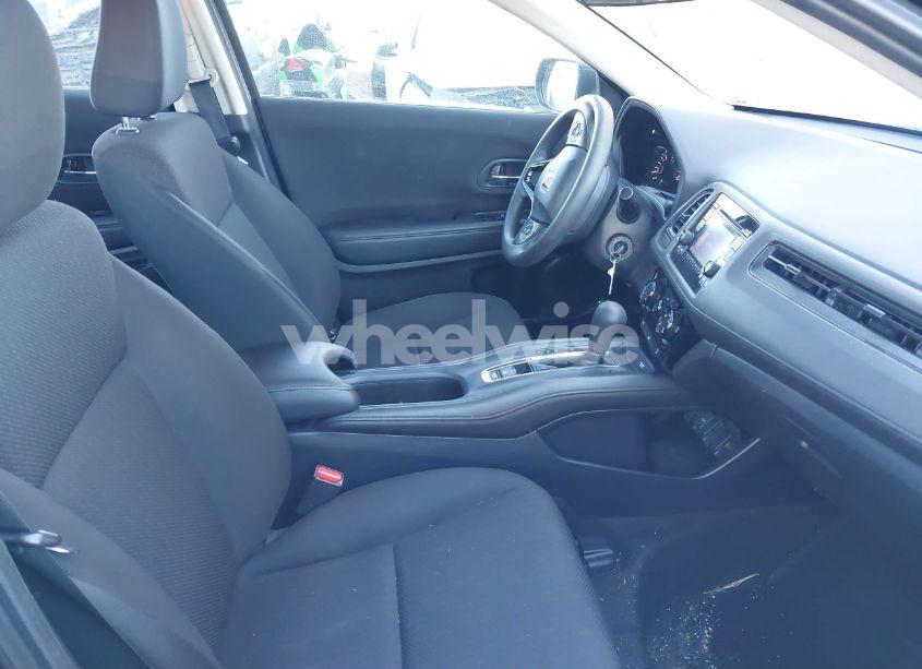 Photo 5 of 2018 Honda Hr-v LX (VIN 3CZRU6H3XJG700029)