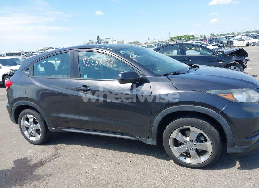 Photo 13 of 2018 Honda Hr-v LX (VIN 3CZRU6H3XJG717736)
