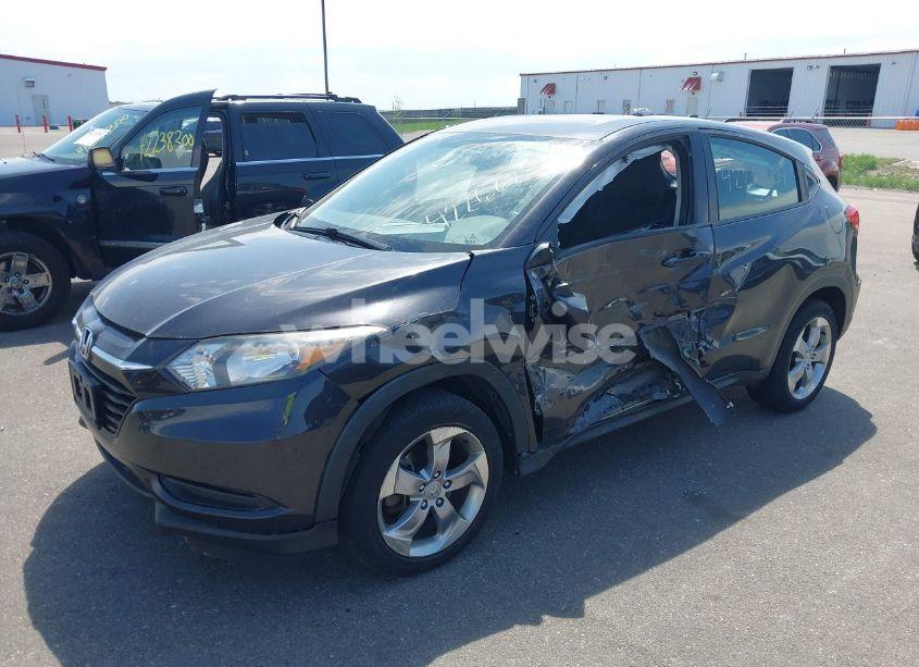 Photo 2 of 2018 Honda Hr-v LX (VIN 3CZRU6H3XJG717736)