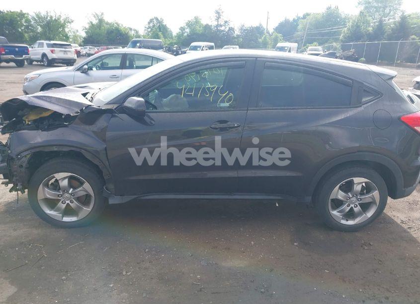 Photo 15 of 2018 Honda Hr-v LX (VIN 3CZRU6H3XJG721995)