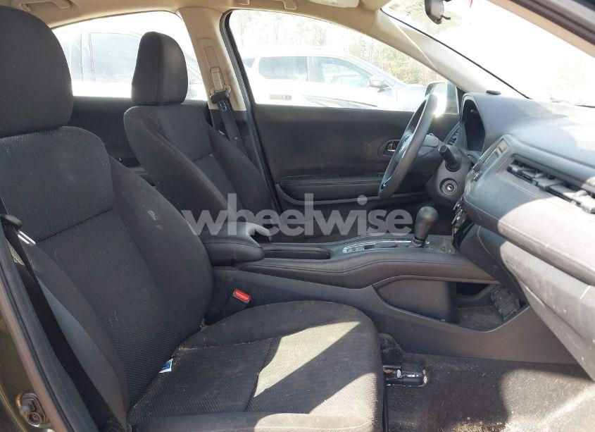 Photo 5 of 2018 Honda Hr-v LX (VIN 3CZRU6H3XJG727005)