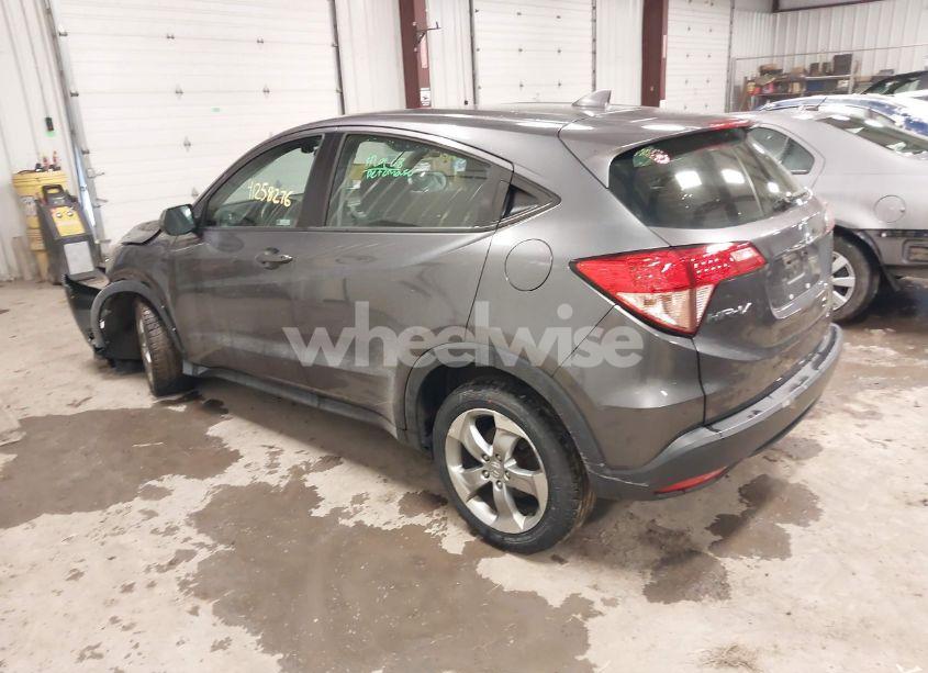 Photo 3 of 2018 Honda Hr-v LX (VIN 3CZRU6H3XJM728768)