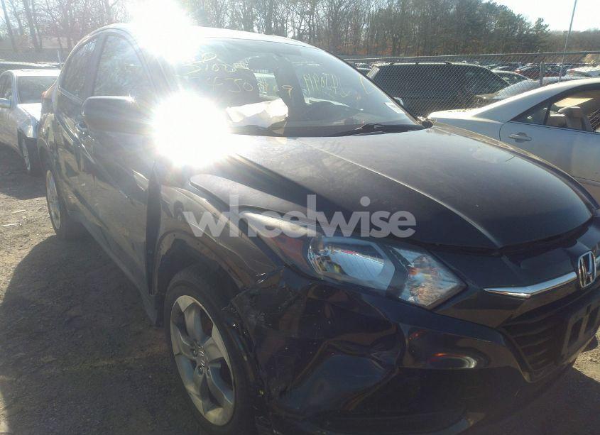 Photo 6 of 2018 Honda Hr-v LX (VIN 3CZRU6H3XJM729919)