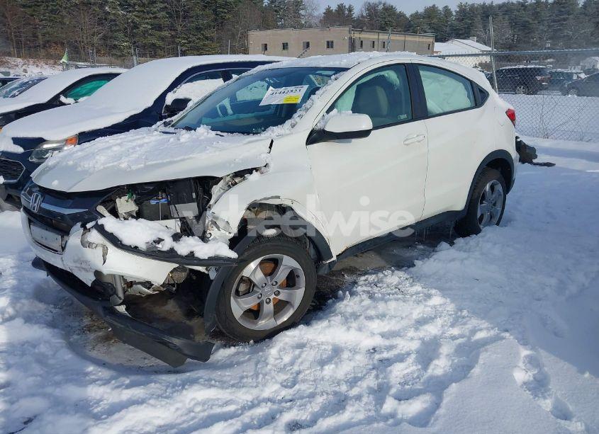 Photo 2 of 2018 Honda Hr-v LX (VIN 3CZRU6H3XJM731041)