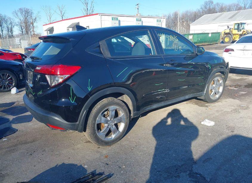 Photo 4 of 2019 Honda Hr-v LX (VIN 3CZRU6H3XKG710576)