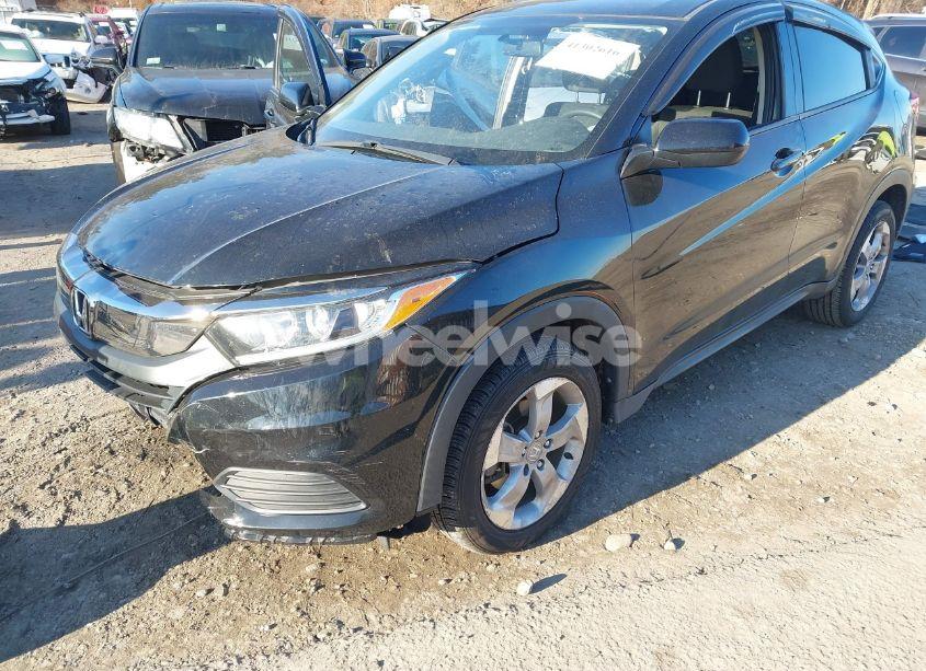 Photo 2 of 2019 Honda Hr-v LX (VIN 3CZRU6H3XKG734490)