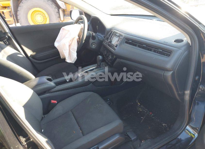 Photo 5 of 2019 Honda Hr-v LX (VIN 3CZRU6H3XKG734490)