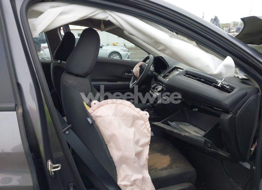 Photo 5 of 2020 Honda Hr-v AWD LX (VIN 3CZRU6H3XLG702995)