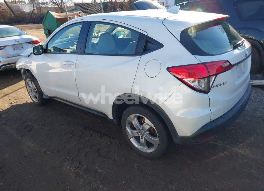 Photo 3 of 2020 Honda Hr-v AWD LX (VIN 3CZRU6H3XLM703047)