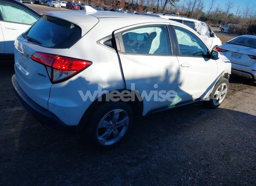 Photo 4 of 2020 Honda Hr-v AWD LX (VIN 3CZRU6H3XLM703047)