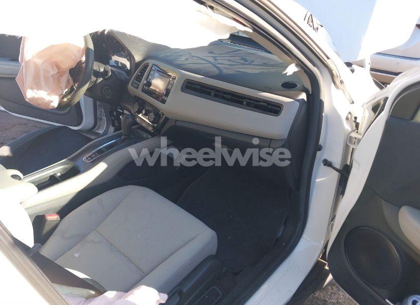 Photo 5 of 2020 Honda Hr-v AWD LX (VIN 3CZRU6H3XLM703047)