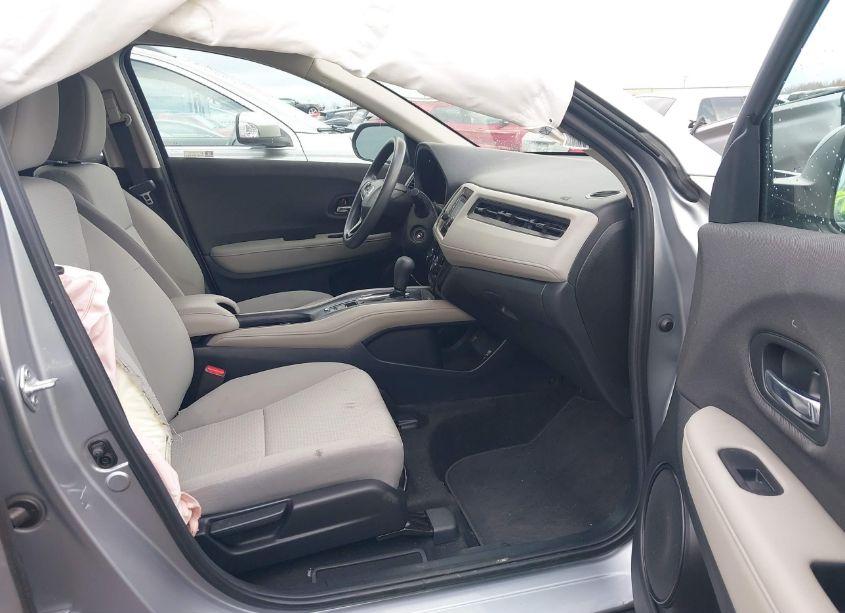 Photo 5 of 2021 Honda Hr-v AWD LX (VIN 3CZRU6H3XMM739631)