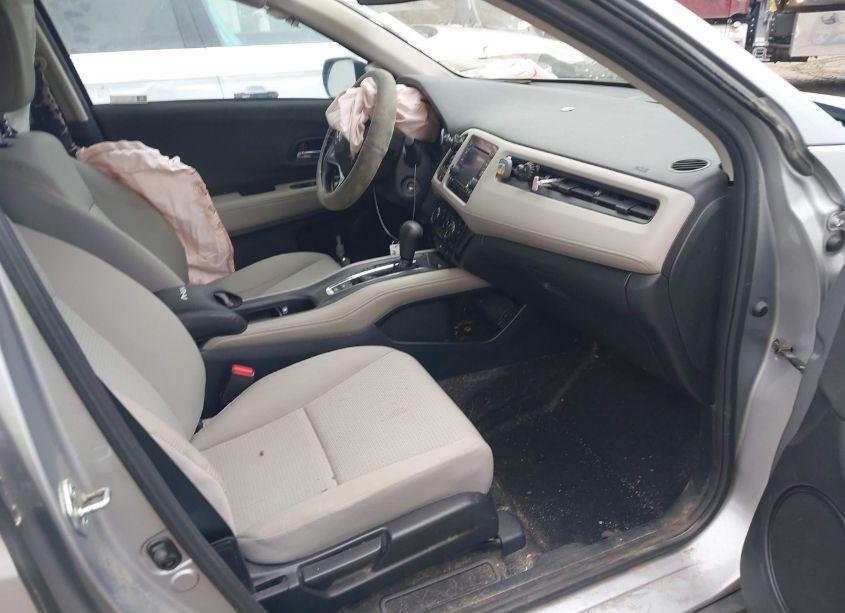 Photo 5 of 2022 Honda Hr-v AWD LX (VIN 3CZRU6H3XNM757046)