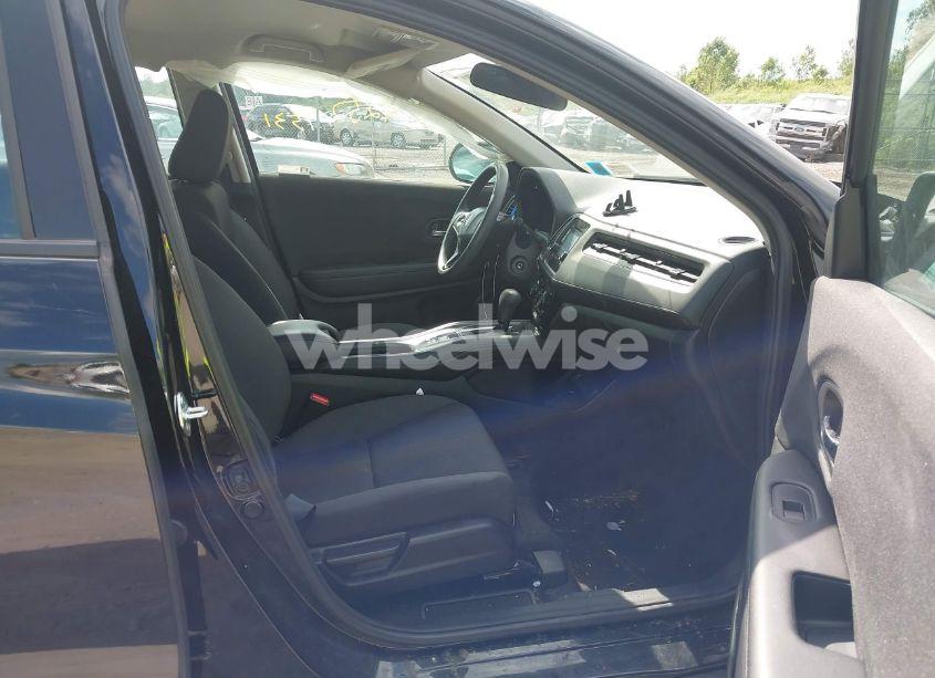 Photo 5 of 2022 Honda Hr-v LX (VIN 3CZRU6H3XNM769861)