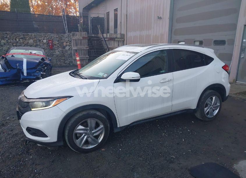 Photo 2 of 2019 Honda Hr-v EX (VIN 3CZRU6H51KM720092)