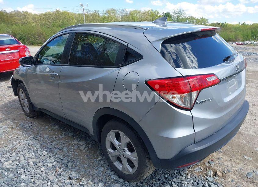 Photo 3 of 2022 Honda Hr-v AWD EX (VIN 3CZRU6H52NM758502)