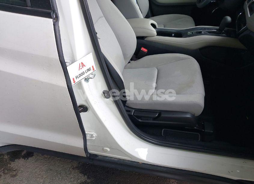 Photo 6 of 2022 Honda Hr-v AWD EX (VIN 3CZRU6H52NM763716)
